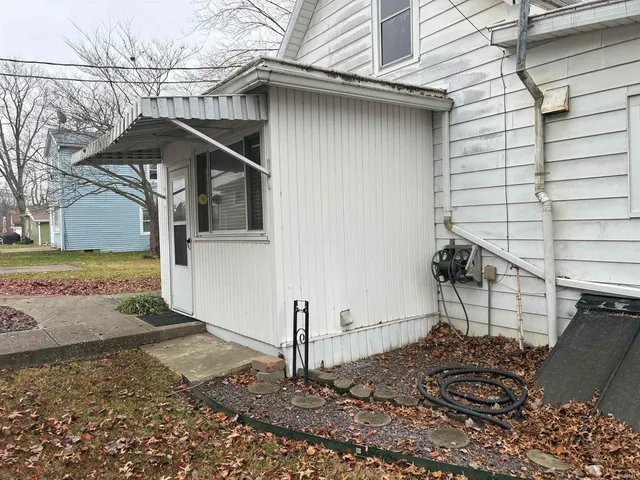 $185,000 | 355 West Walnut Street, Elberfeld, IN 47613