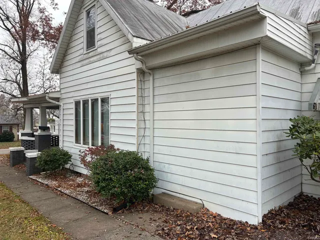 $185,000 | 355 West Walnut Street, Elberfeld, IN 47613