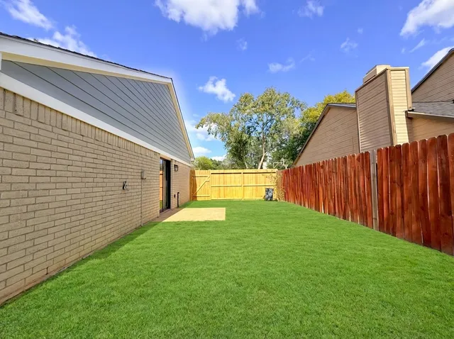 $1,900 | 20235 Blue Juniper Drive, Katy, TX 77449