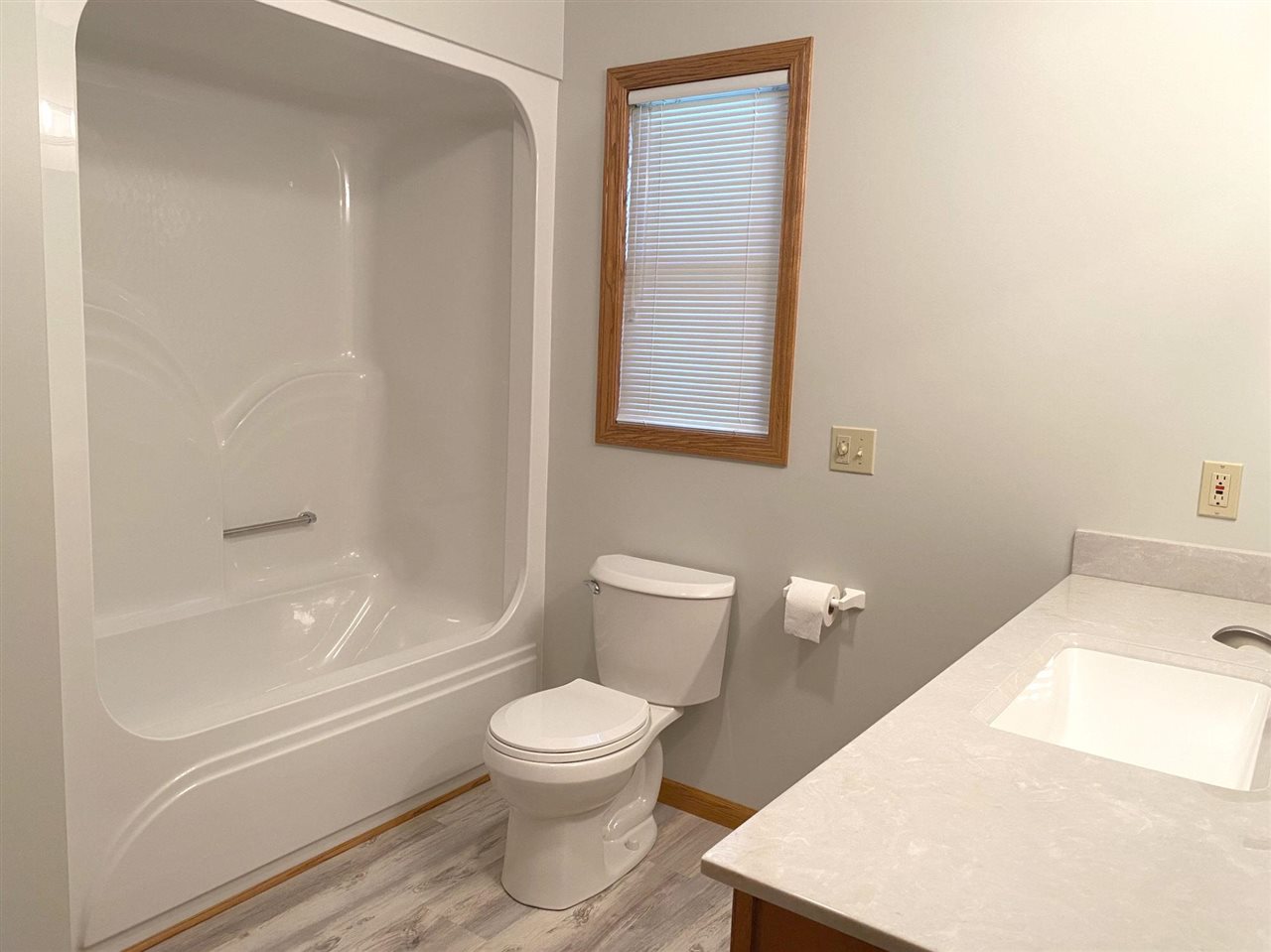 360 West Youngs Ditch Road Bay City, MI 48708 - Photo 13 of 27