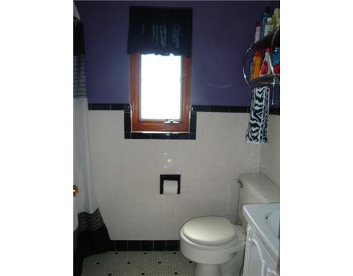 3459 West Run Road Munhall, PA 15120 - Photo 14 of 18 Master Bath/Spa.