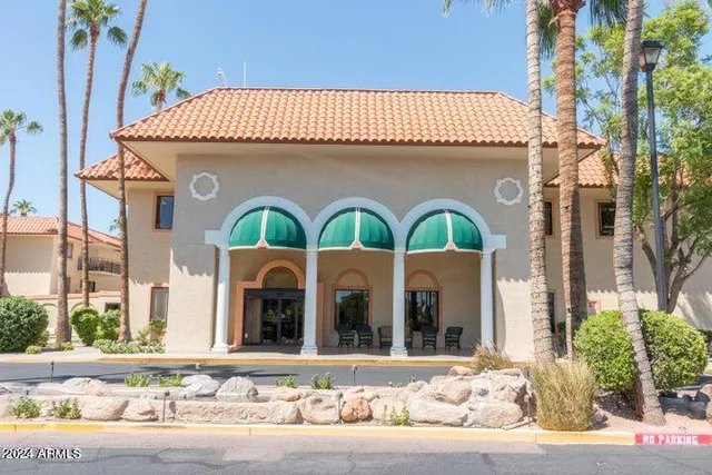 $189,900 | 10330 West Thunderbird Boulevard, Unit A321, Sun City, AZ 85351