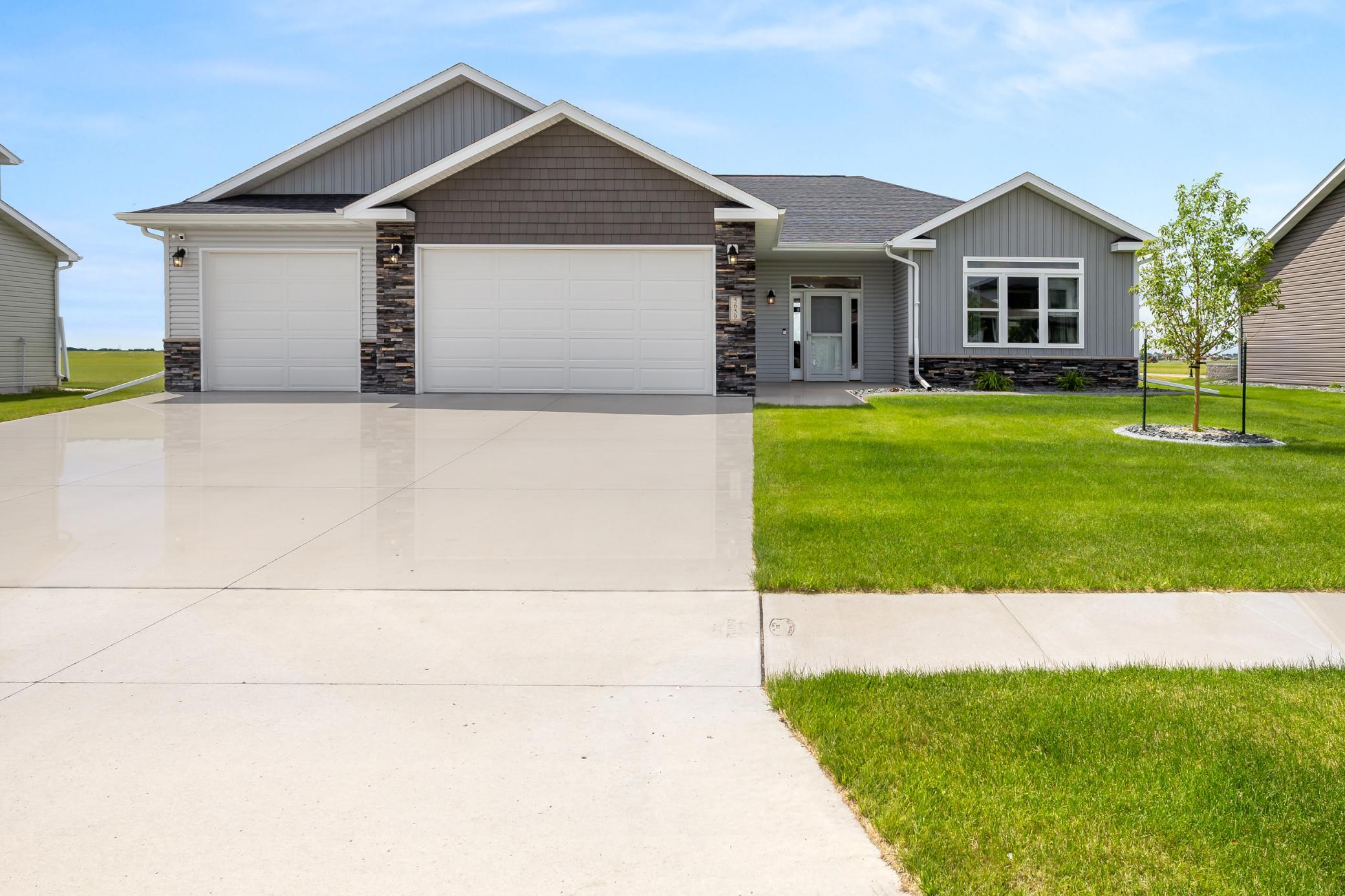 5659 43rd Street South Fargo, ND 58104 - Photo 1 of 35