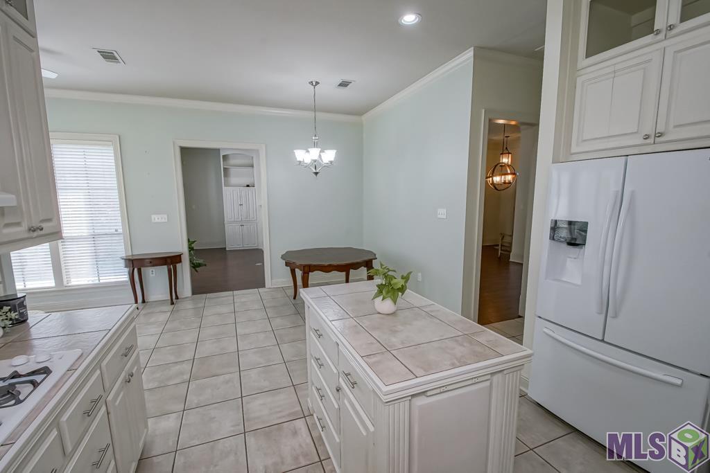7015 Rose Hill Drive Baton Rouge, LA 70817 - Photo 11 of 39