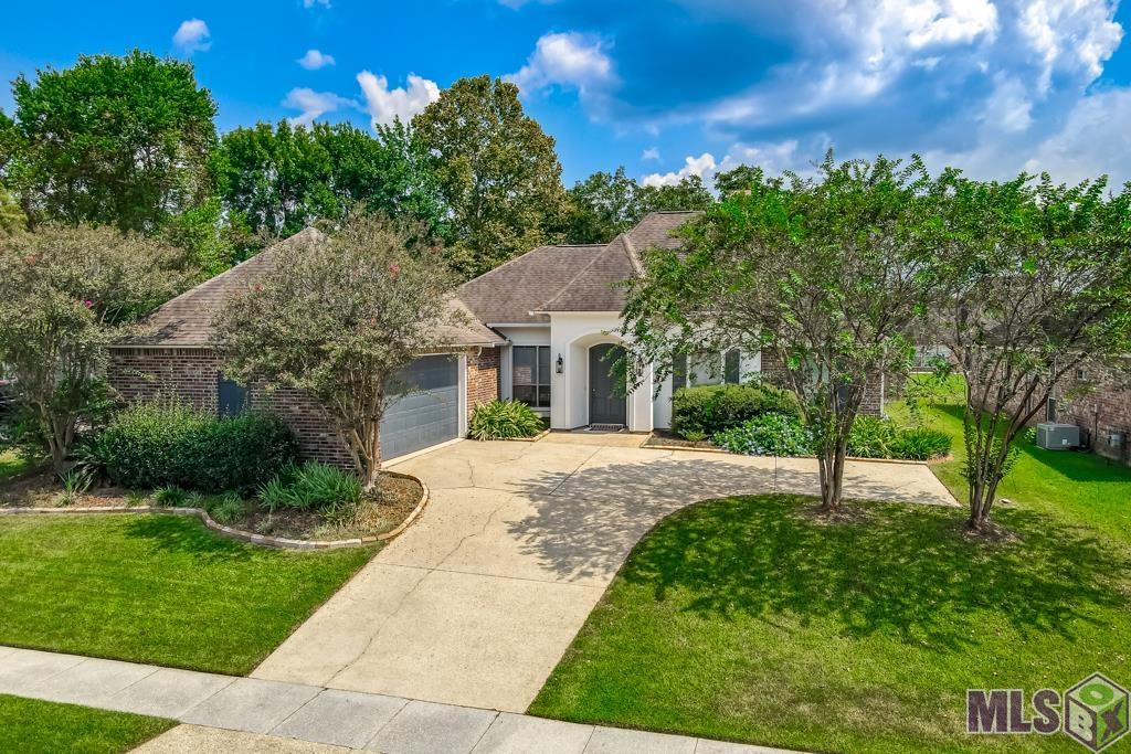 7015 Rose Hill Drive Baton Rouge, LA 70817 - Photo 2 of 39