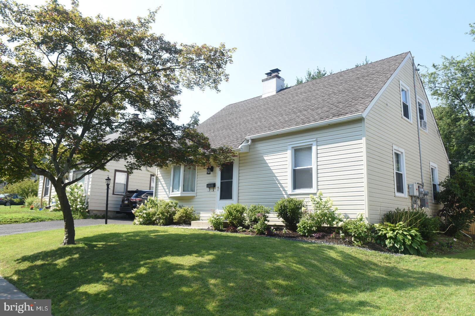 2314 Edwards Road Abington, PA 19001 - Photo 2 of 34 Gallery Image 2