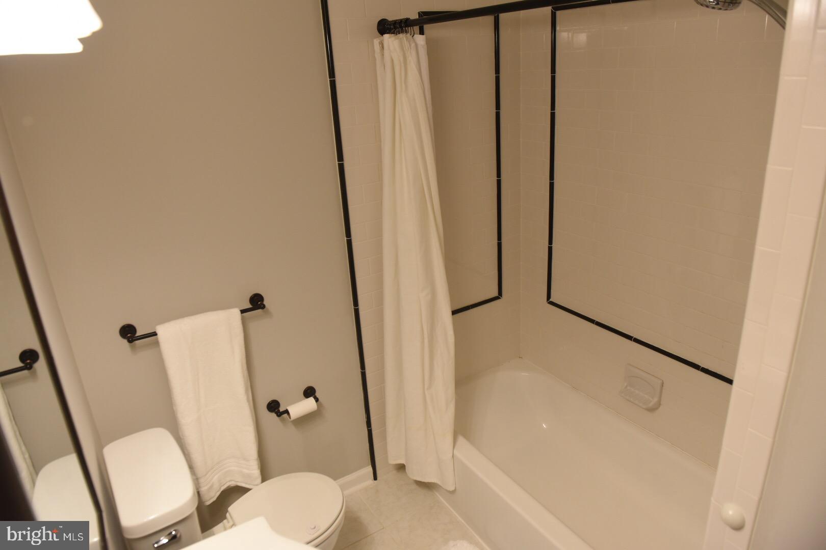 2314 Edwards Road Abington, PA 19001 - Photo 19 of 34 Gallery Image 19
