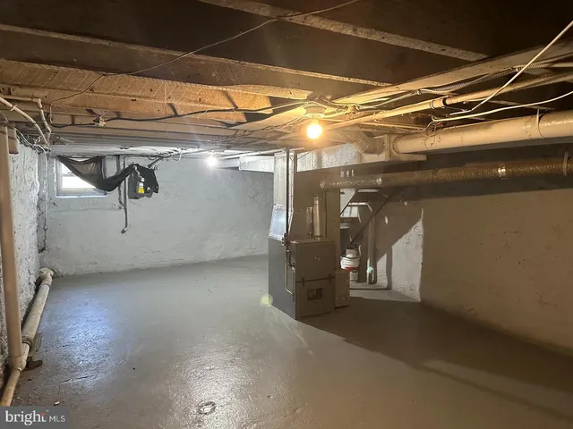 a view of parking area