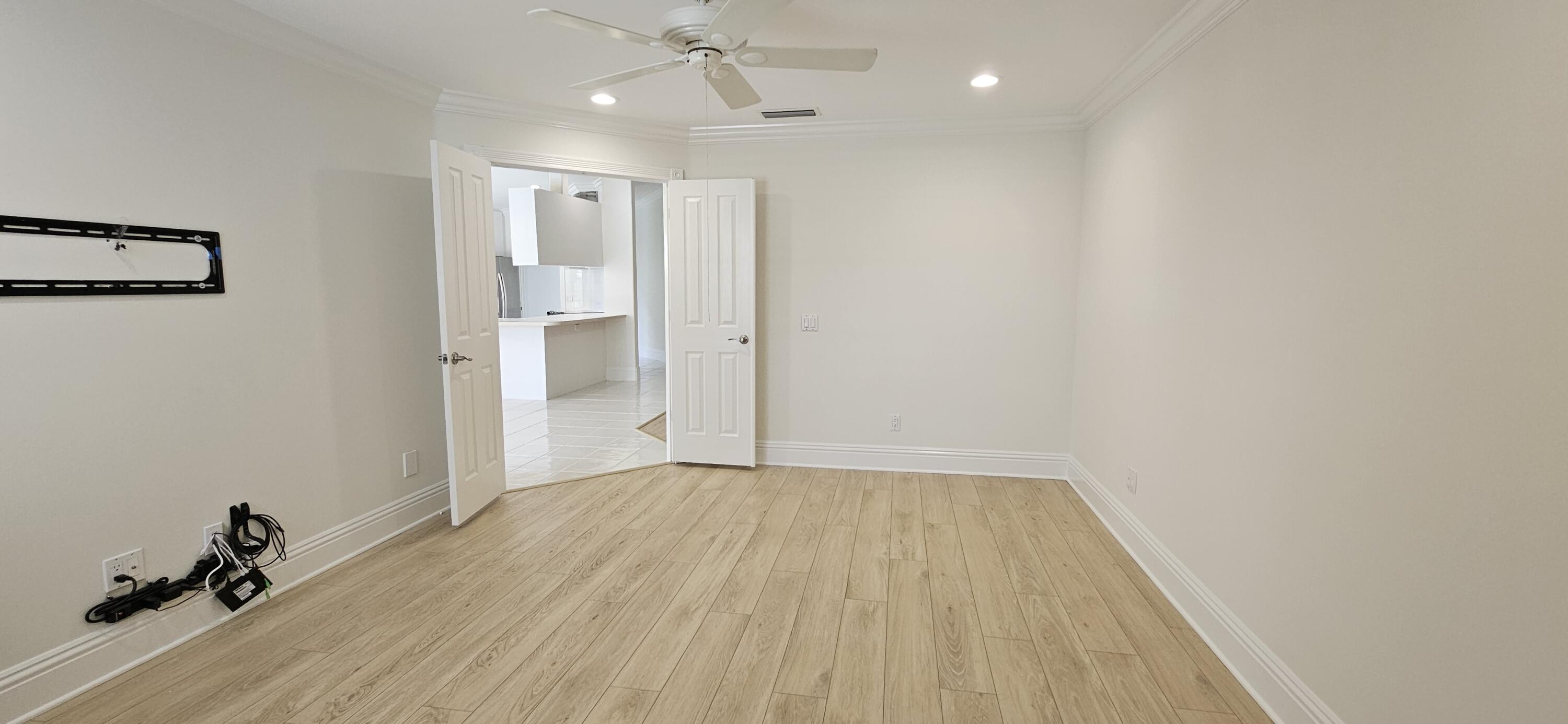 305 Brier Circle Jupiter, FL 33458 - Photo 19 of 32 305 Brier Circle Thom Montrois Remax (2