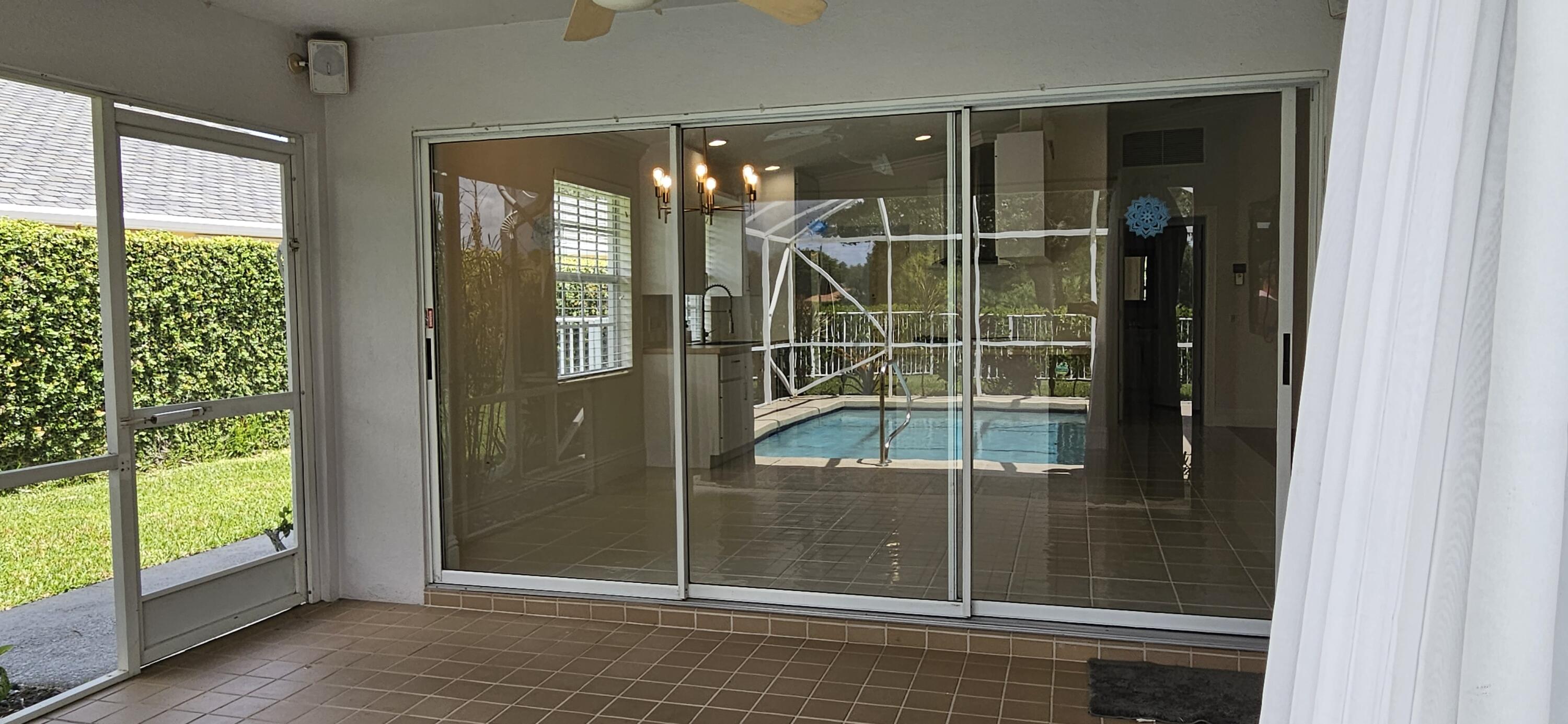 305 Brier Circle Jupiter, FL 33458 - Photo 4 of 32 305 Brier Circle Thom Montrois Remax (4