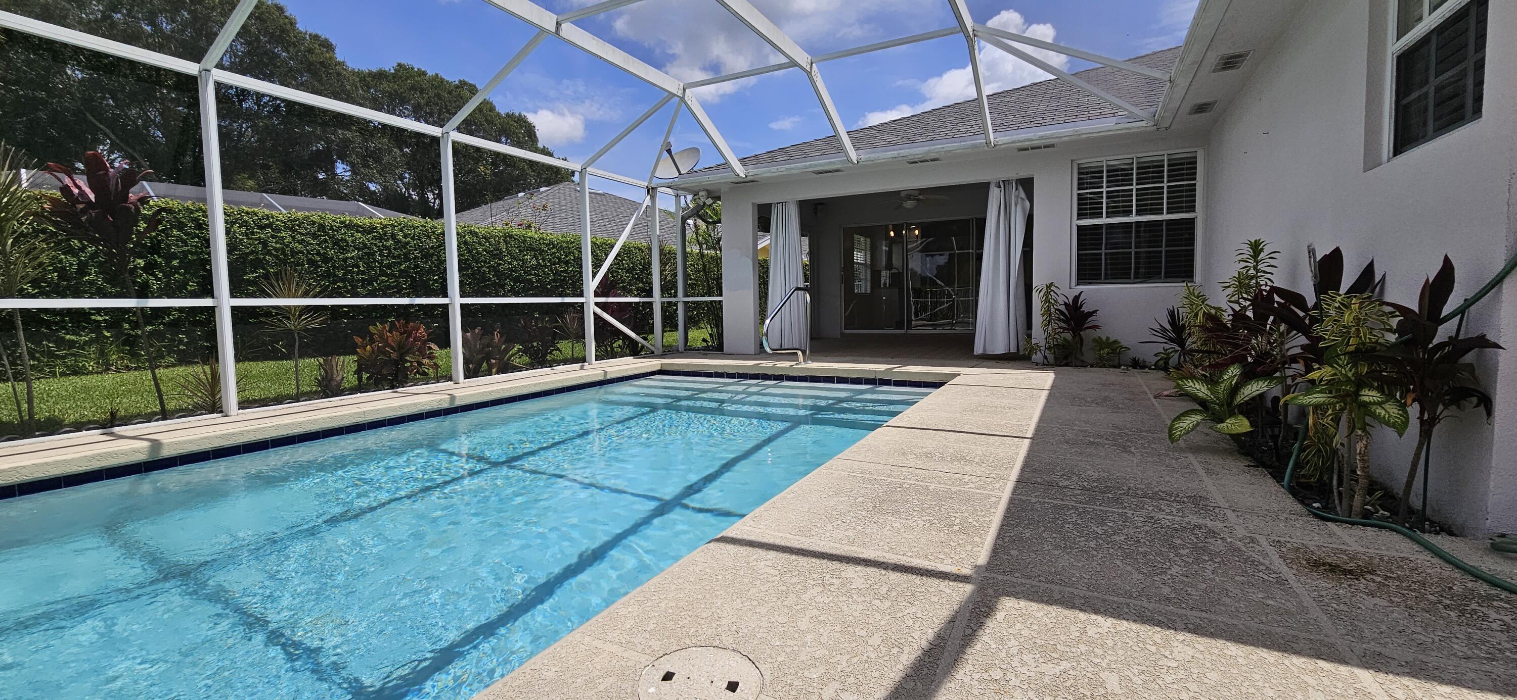 305 Brier Circle Jupiter, FL 33458 - Photo 6 of 32 305 Brier Circle Thom Montrois Remax (6