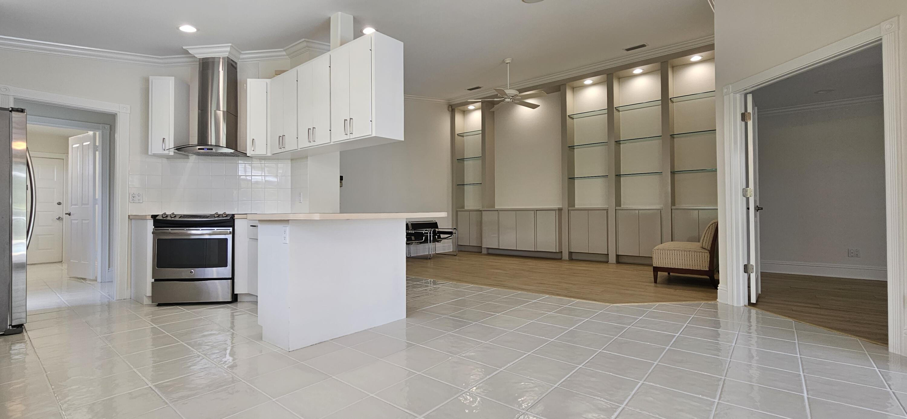 305 Brier Circle Jupiter, FL 33458 - Photo 10 of 32 305 Brier Circle Thom Montrois Remax (1