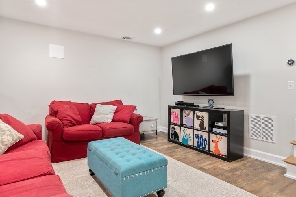 285 Webster Street Newton, MA 02466 - Photo 30 of 40