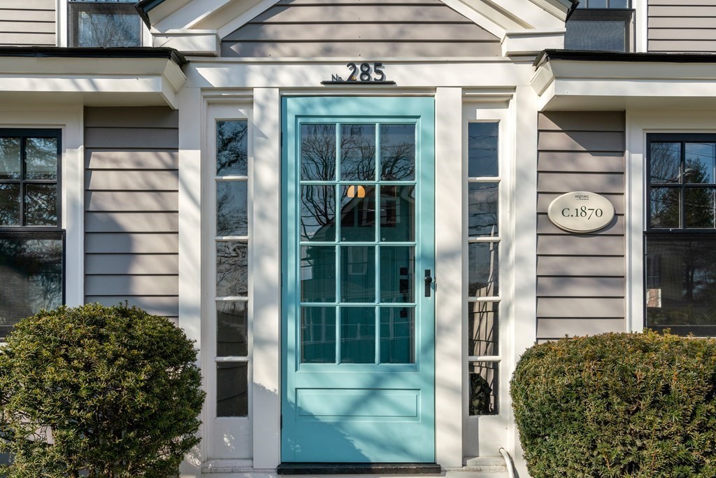 285 Webster Street Newton, MA 02466 - Photo 4 of 40