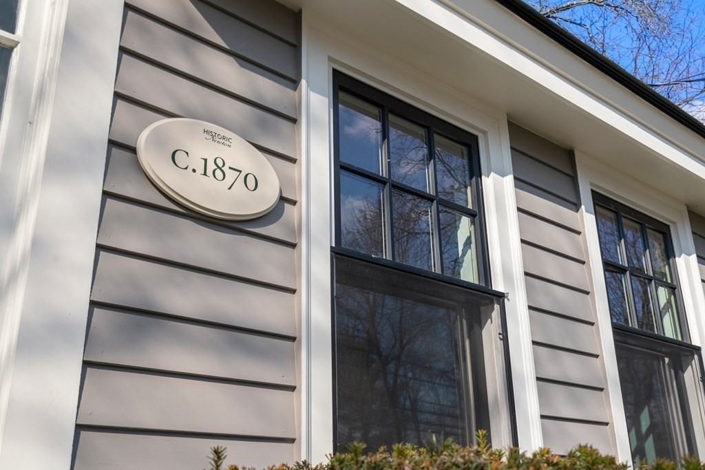 285 Webster Street Newton, MA 02466 - Photo 5 of 40