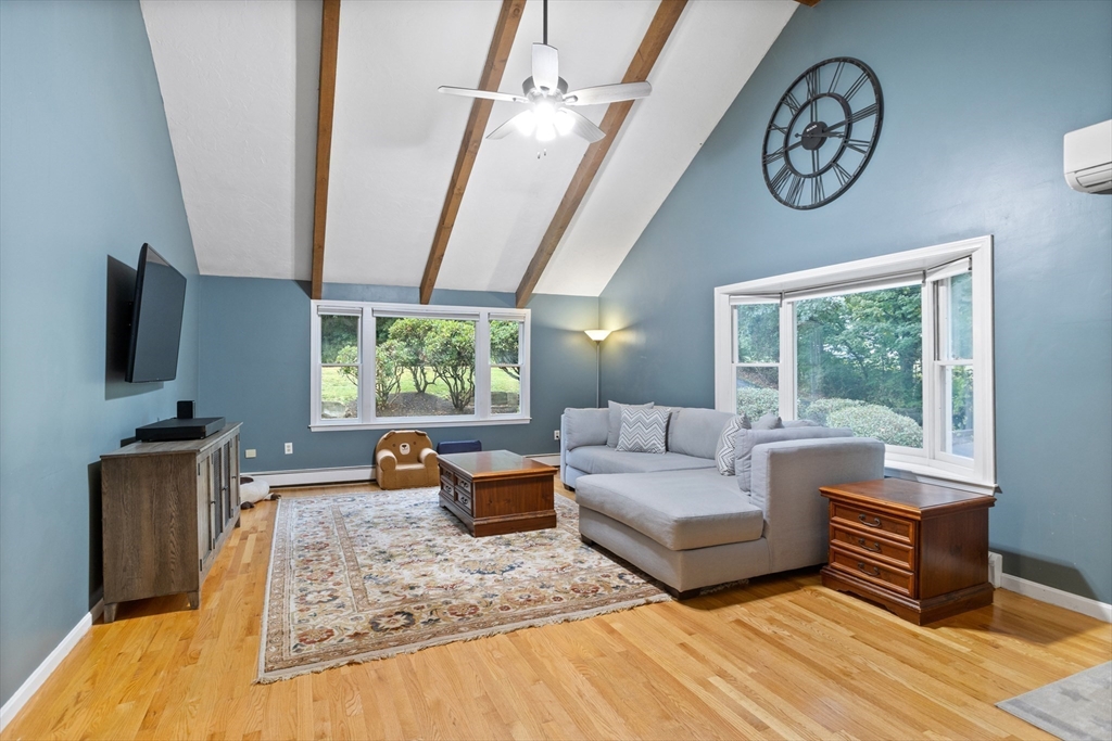 38 Robin Road Norfolk, MA 02056 - Photo 17 of 40 Gallery Image 17