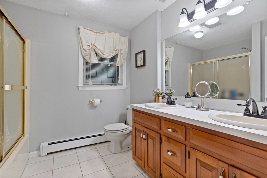 38 Robin Road Norfolk, MA 02056 - Photo 33 of 40 Gallery Image 33