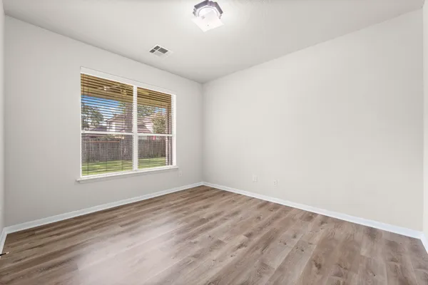 $2,500 | 167 North Whistlers Bend Circle, Conroe, TX 77384