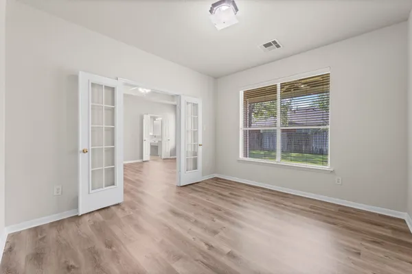 $2,500 | 167 North Whistlers Bend Circle, Conroe, TX 77384
