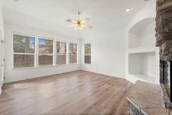 $2,500 | 167 North Whistlers Bend Circle, Conroe, TX 77384