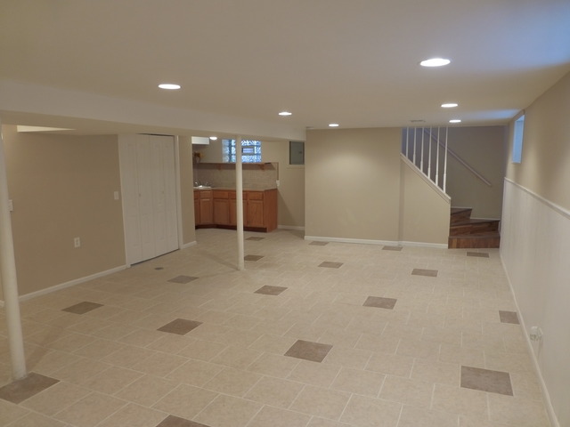 6840 West 64th Street Chicago, IL 60638 - Photo 10 of 19 an empty room with an empty space