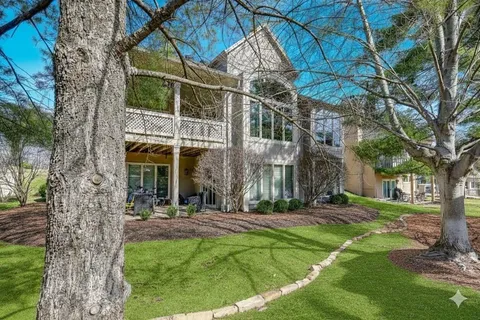 $949,000 | 5205 West 116th Street, Leawood, KS 66211