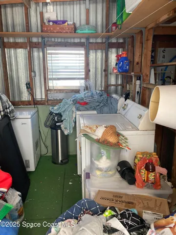 a store filled with lots of different kinds of flowers