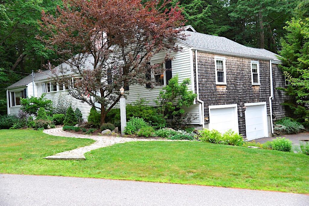 27 Littlejohn Road Cape Elizabeth, ME 04107 - Photo 2 of 26 Photo