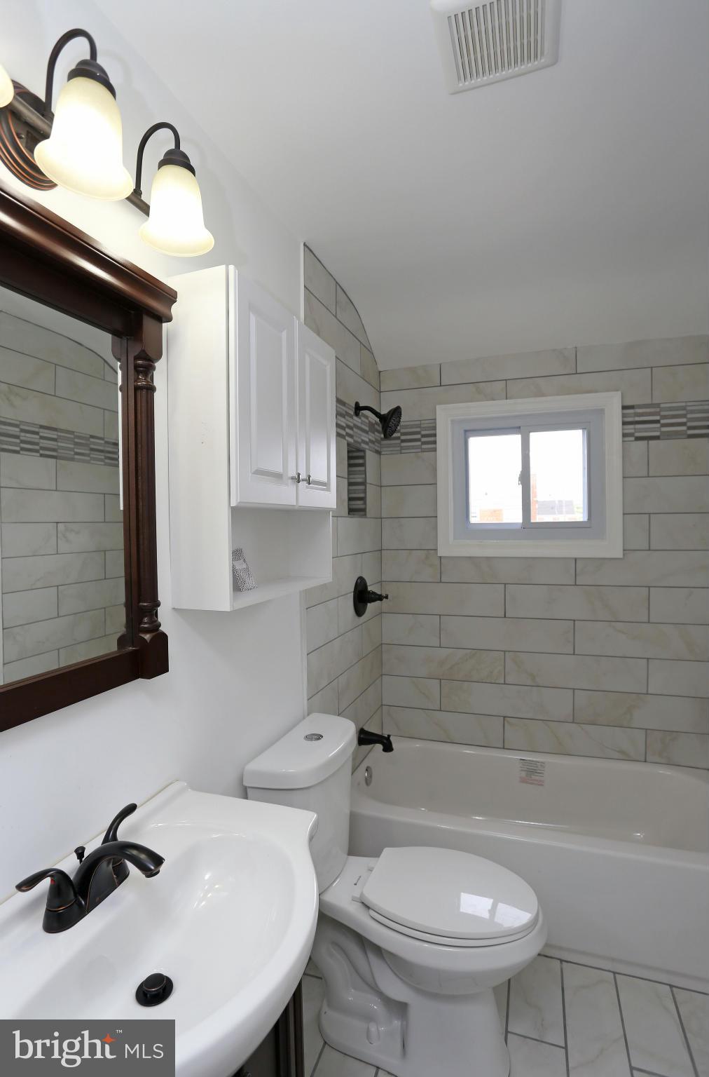 1934 Quentin Road Baltimore, MD 21222 - Photo 15 of 30 Bath 1