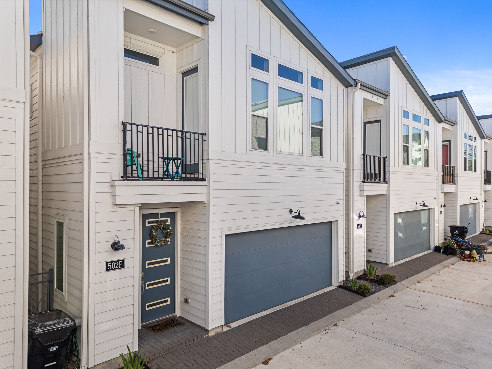 502 West Donovan Street, Unit F Houston, TX 77091 - Photo 14 of 15 Well-maintained community with cohesive design