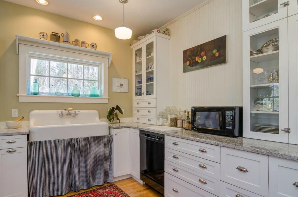 42 Valley Road Cumberland, ME 04021 - Photo 10 of 24 Kitchen
