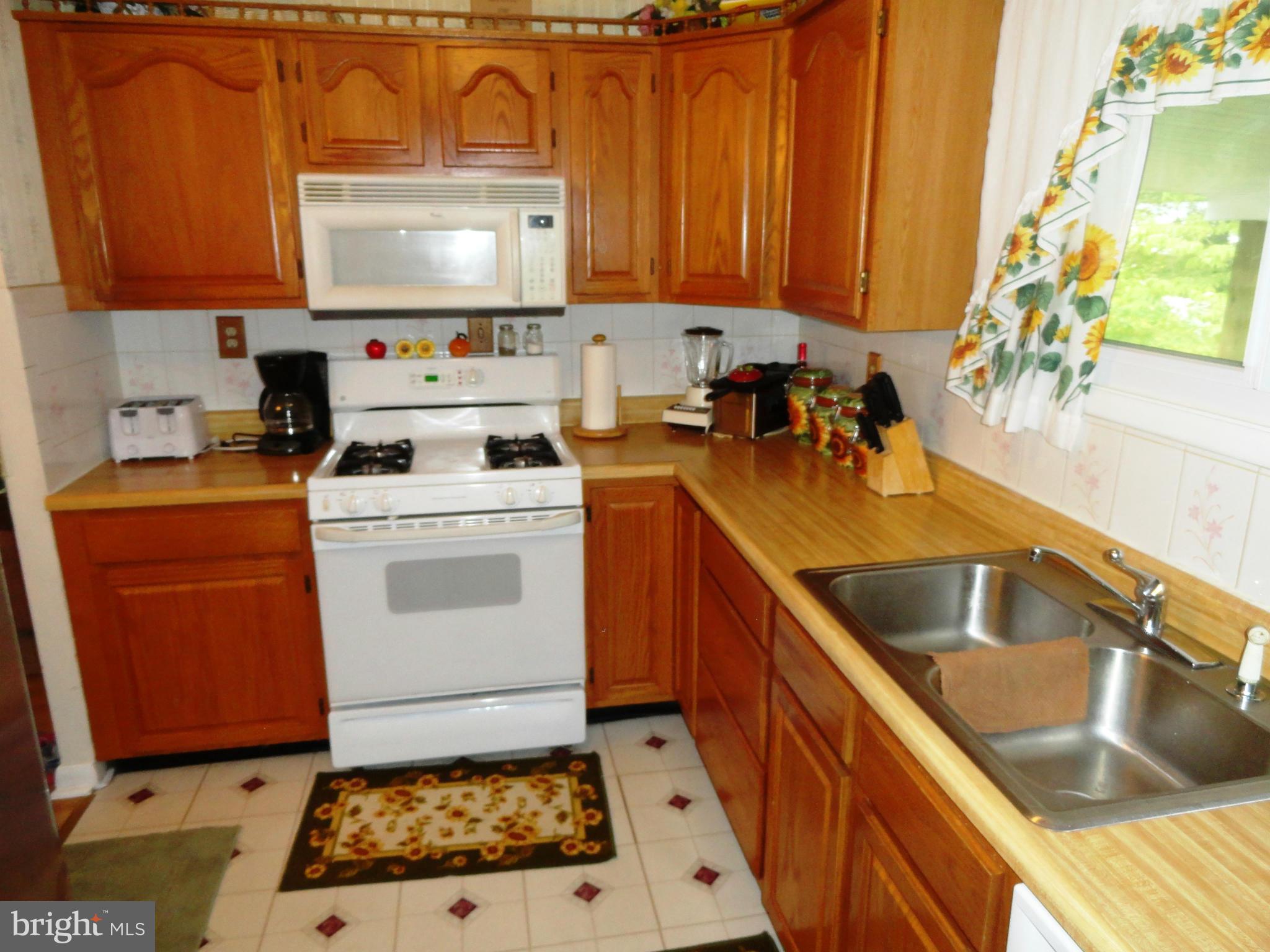 548 Rita Drive Odenton, MD 21113 - Photo 2 of 14 Kitchen