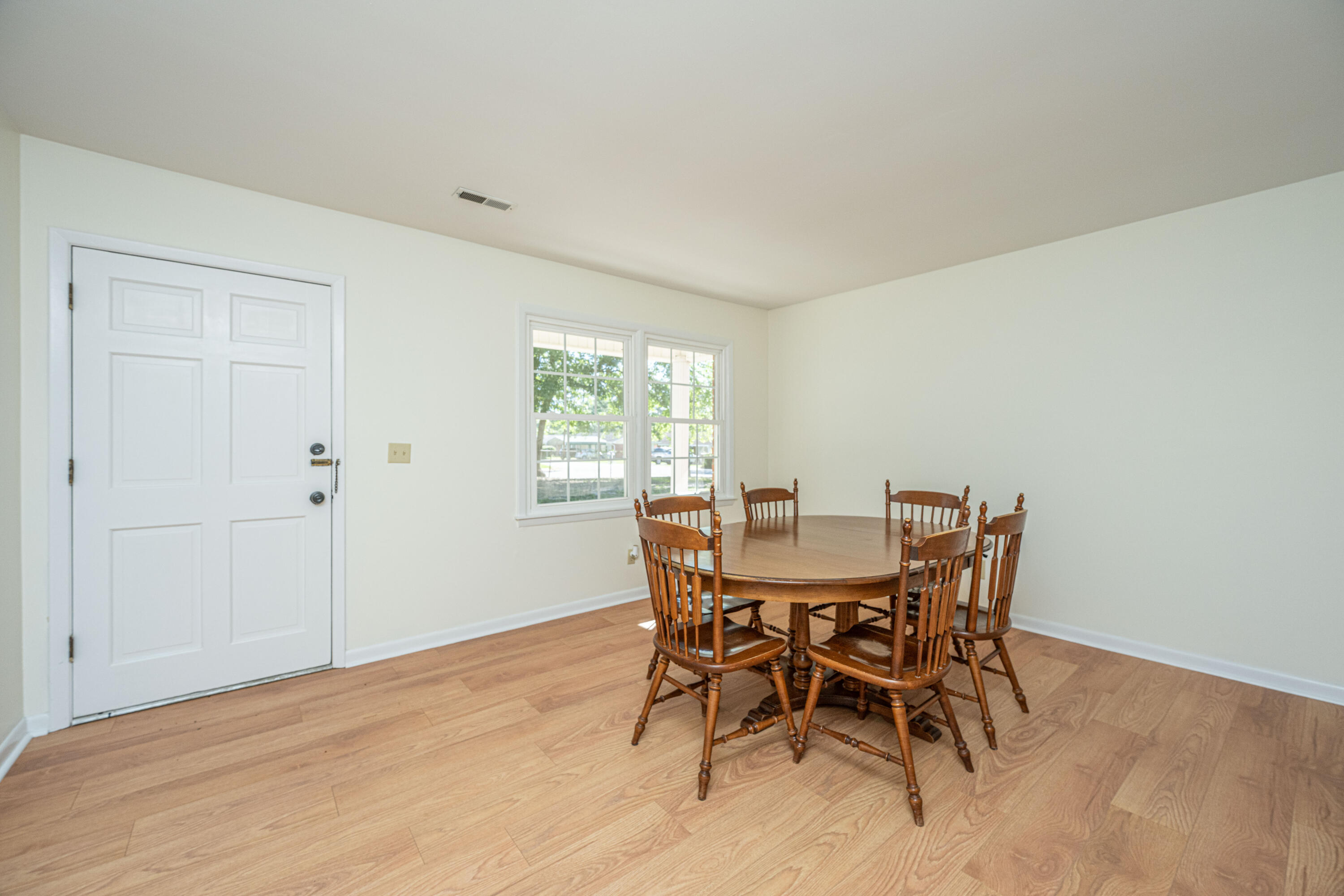 119 Rahway Road Goose Creek, SC 29445 - Photo 13 of 32 Front room-1