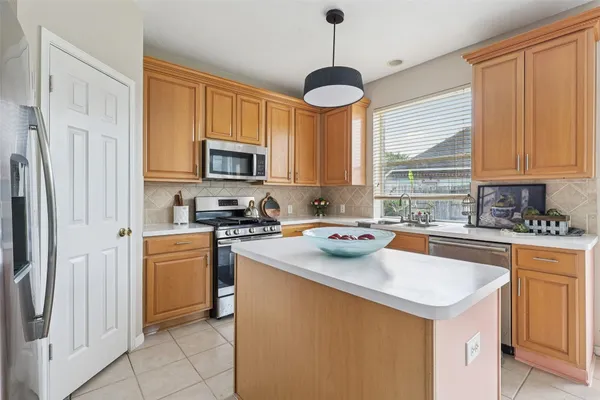$2,350 | 8002 Cross Trail Drive, Sugar Land, TX 77479
