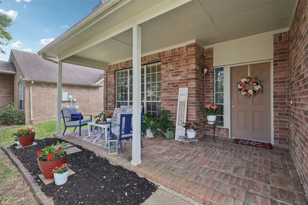 $2,350 | 8002 Cross Trail Drive, Sugar Land, TX 77479
