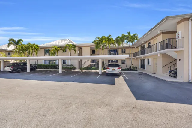 $469,000 | 4 Southeast Turtle Creek Drive, Unit E, Jupiter, FL 33469