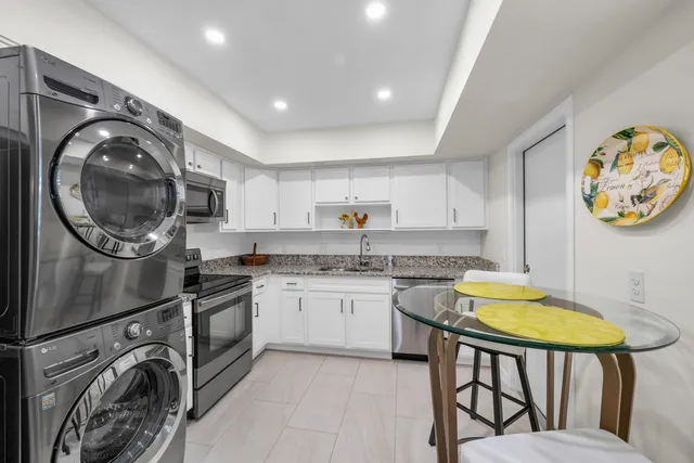 $469,000 | 4 Southeast Turtle Creek Drive, Unit E, Jupiter, FL 33469