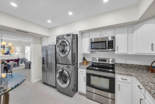 $469,000 | 4 Southeast Turtle Creek Drive, Unit E, Jupiter, FL 33469