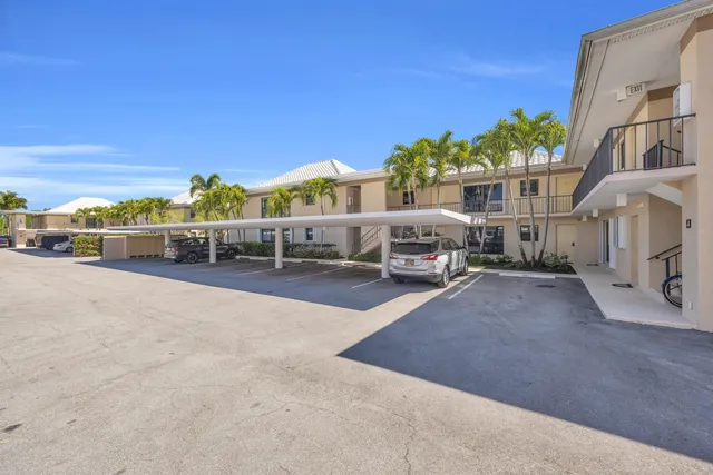 $469,000 | 4 Southeast Turtle Creek Drive, Unit E, Jupiter, FL 33469