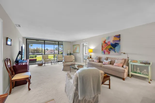 $469,000 | 4 Southeast Turtle Creek Drive, Unit E, Jupiter, FL 33469