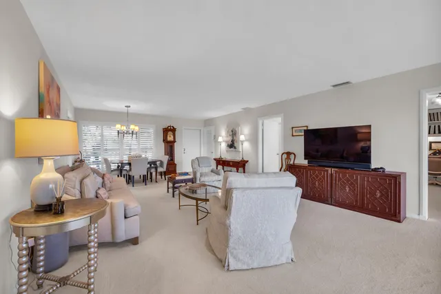 $469,000 | 4 Southeast Turtle Creek Drive, Unit E, Jupiter, FL 33469