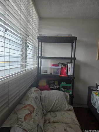 $375,000 | 1514 Dillingham Boulevard, Unit 301, Honolulu, HI 96817