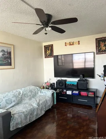 $375,000 | 1514 Dillingham Boulevard, Unit 301, Honolulu, HI 96817