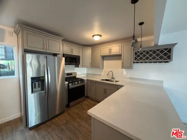 $4,295 | 2106 Pisani Place, Venice, CA 90291