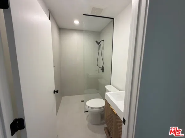 $4,295 | 2106 Pisani Place, Venice, CA 90291