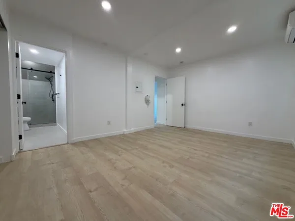 $4,295 | 2106 Pisani Place, Venice, CA 90291