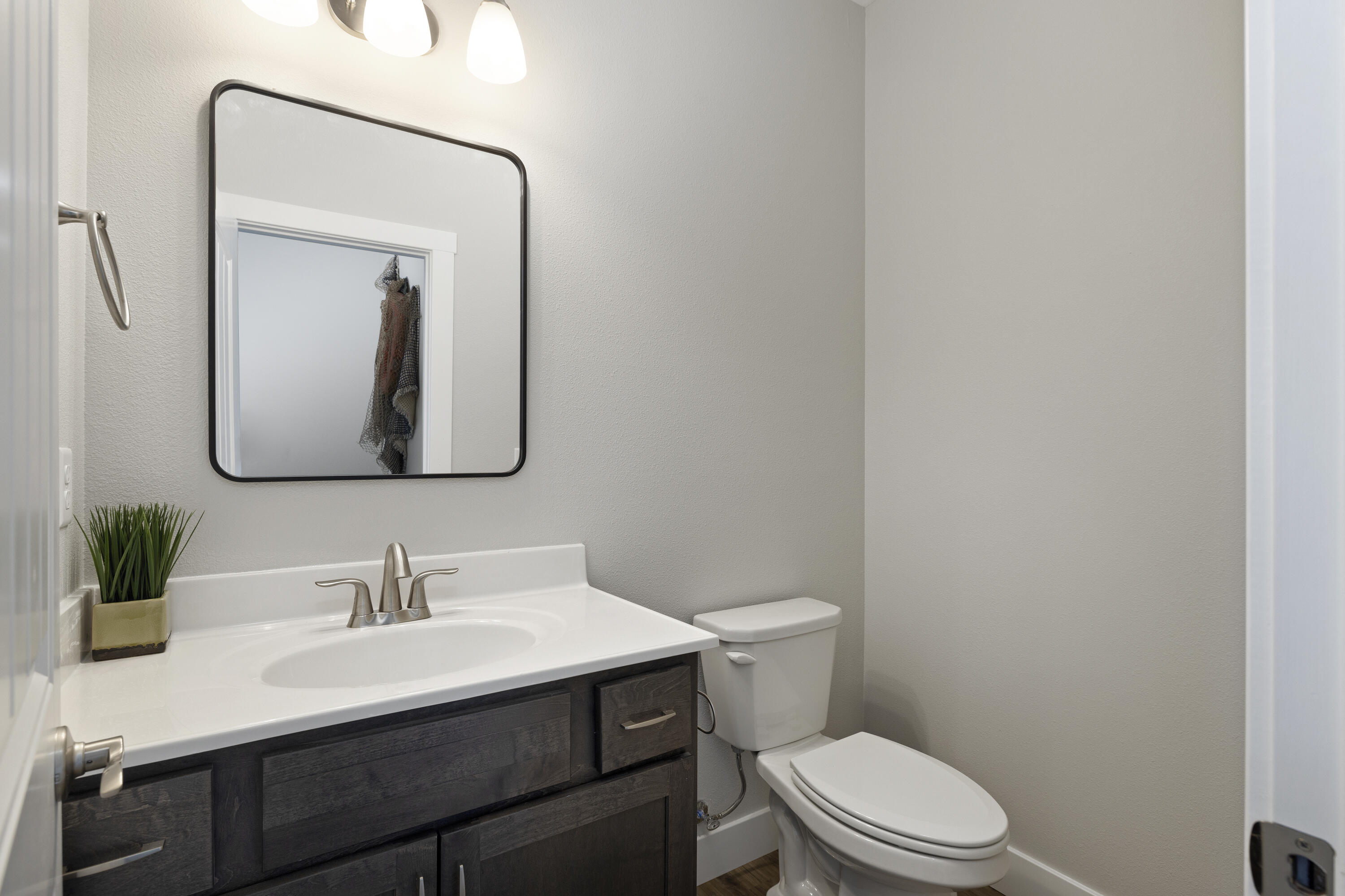 111 Turtle Rdg Drive Branson, MO 65616 - Photo 15 of 59 Half Bathroom Main Floor