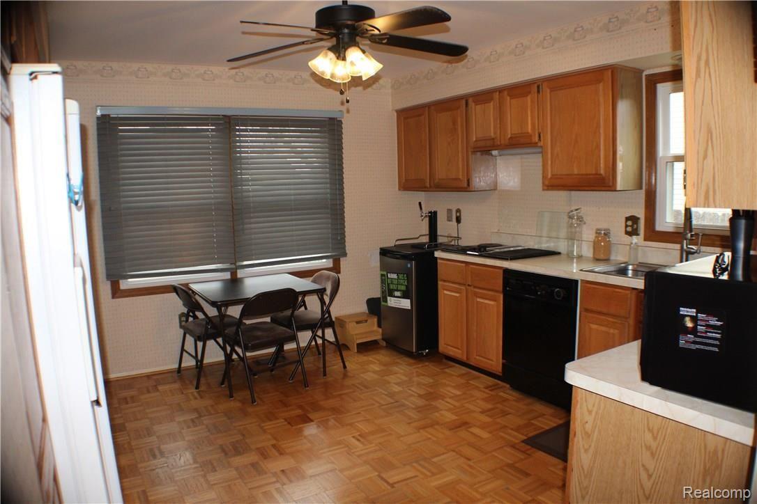 3738 Cone Avenue Rochester, MI 48309 - Photo 15 of 26 eat in kitchen in, built in appliances