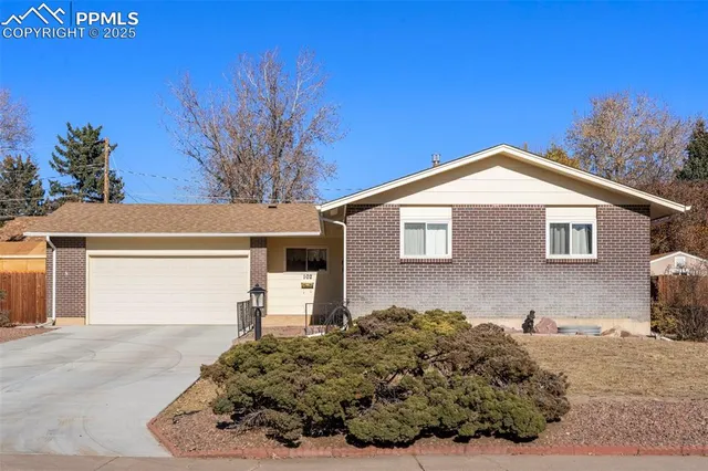 $380,000 | 102 Landoe Lane, Colorado Springs, CO 80911