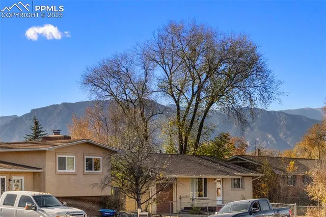 $380,000 | 102 Landoe Lane, Colorado Springs, CO 80911